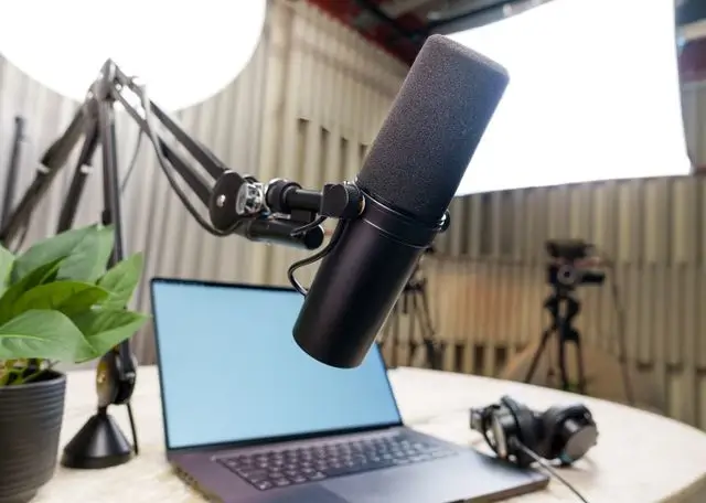 mic camera lights